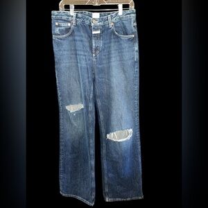 Closed button up ripped jeans